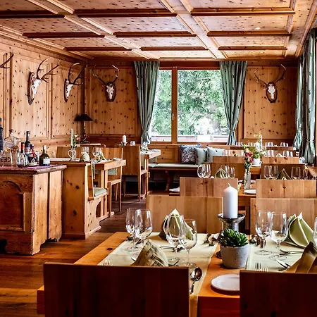 Hotel Waldhaus Am 3*