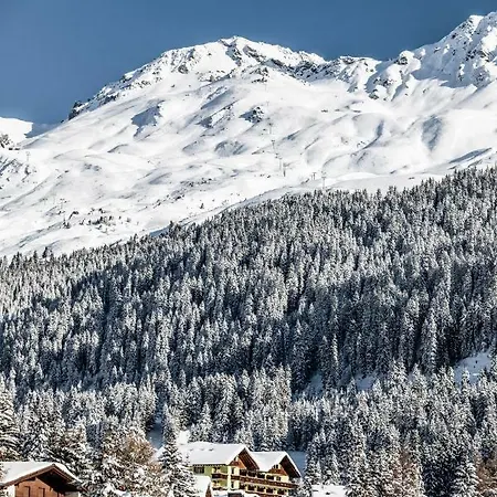 Hotel Waldhaus Am 3*