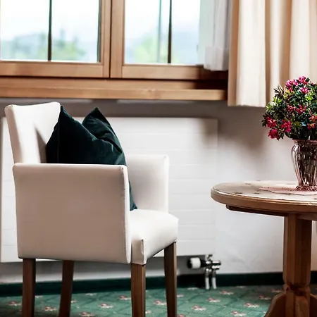 Waldhaus Am 3* ואלבלה