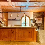 瓦尔德豪斯酒店 酒店 瓦尔贝拉